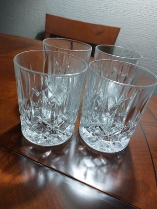 Vasos de whisky tallados