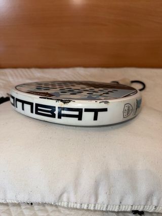 Pala de pádel Kombat Apache