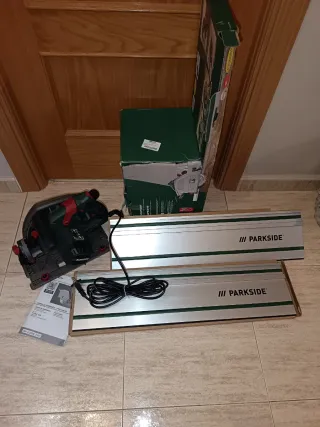 Sierra de inmersión y guías Parkside