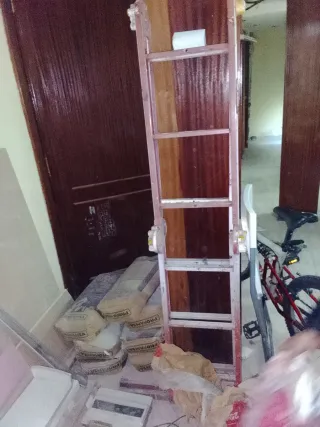 Escalera de mano plegable