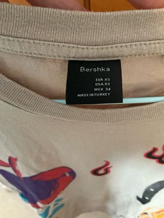 Camiseta Bershka Estampada Talla XS
