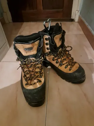 Botas Bestard Marrones y Negras