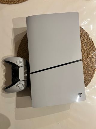 PS5 con lector + 2 mandos