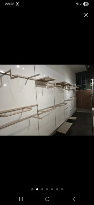 Estantería modular tienda ropa