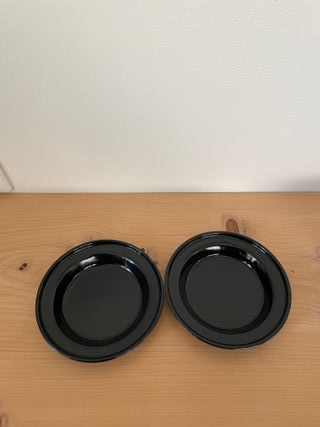 2 piatti in metallo smaltato