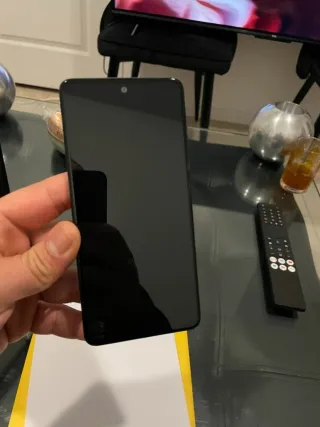 Samsung Galaxy A51 Nero Multicolore, design moderno e elegante, fotocamera posteriore multipla, 4 GB di RAM e 128 GB di memoria, senza caricatore