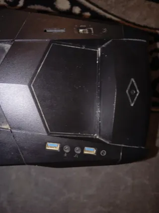 Torre Gaming ANTEC Negra