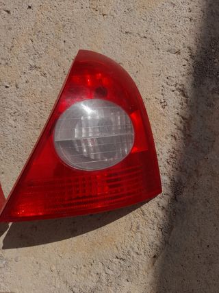 Pareja pilotos traseros clio 02