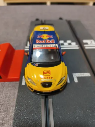Scalextric Seat León WTCC #9 J. Gené 1:32
