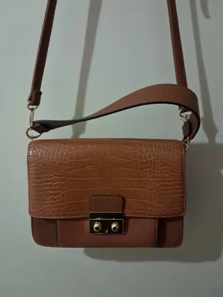 Bolso Marrón Stradivarius Cierre Dorado