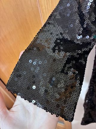 Vestido lentejuelas negras con espalda abierta