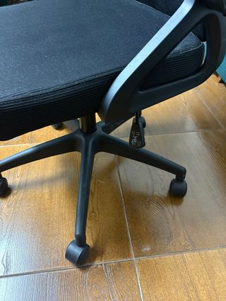 Silla de oficina ergonómica negra