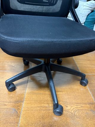 Silla de oficina ergonómica negra