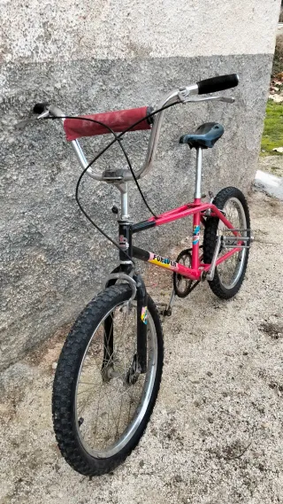 Bicicleta BMX Forever Roja y Negra