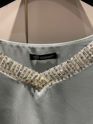 Camicetta Mixeri scollo V con perline