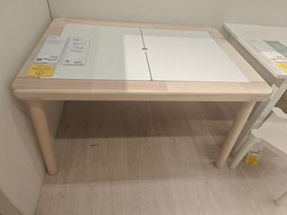 Mesa Montessori IKEA