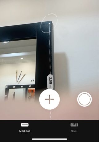 Espejo de pie negro y transparente