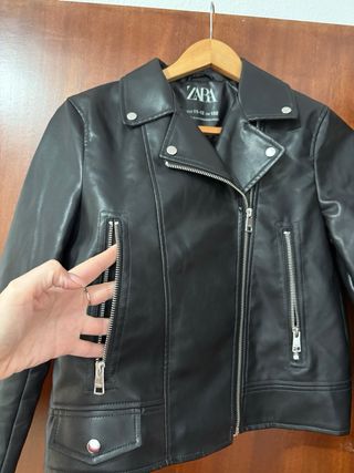 Chaqueta Zara Negra Talla 11-12 (152 cm)