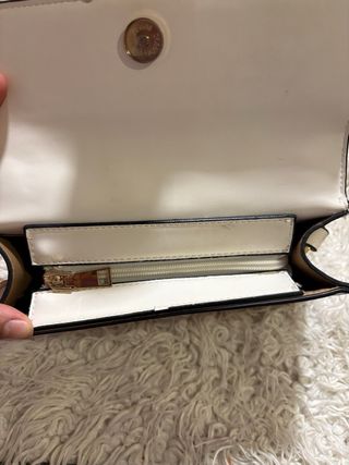 Bolso Jacquemus Blanco y Dorado.