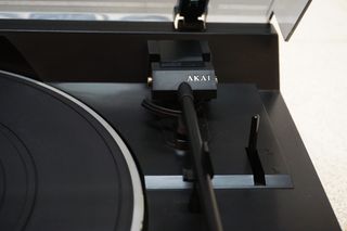 Giradischi Akai AP-A305 Nero