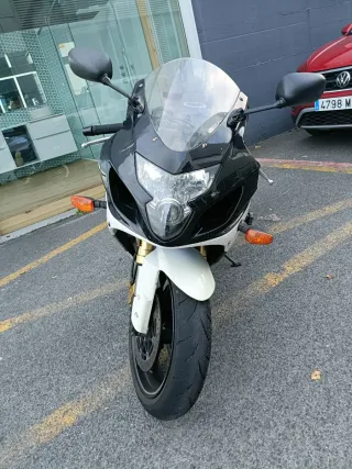 Suzuki GSX-R 600 k5 (2005) lista para disfrutar