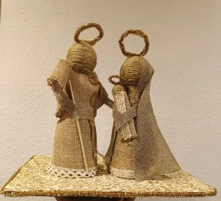 Corona Navidad y Belén