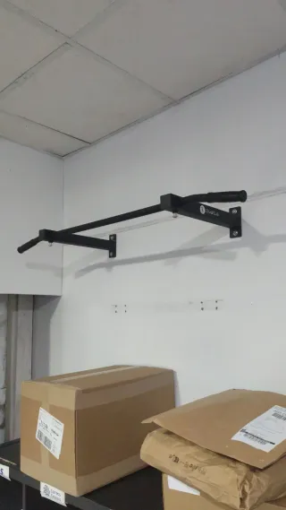 Banco de pesas UFC con barra