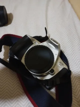 Cámara Canon EOS 300 de carrete