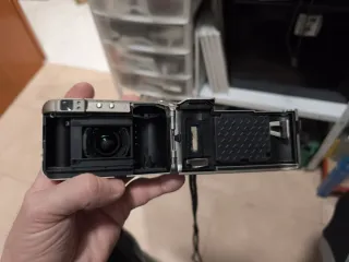 Cámara Minolta Riva Zoom 125 Plata