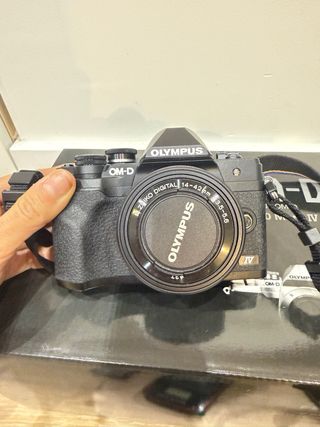 Olympus OM-D E-M10 Mark IV Cámara