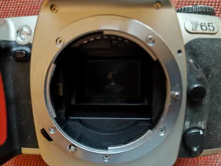 Cuerpo Nikon F65. Leer.