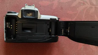 Cuerpo Nikon F65. Leer.