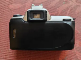 Cuerpo Nikon F65. Leer.