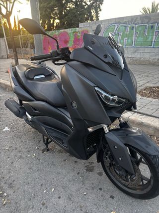 Yamaha X-MAX 125