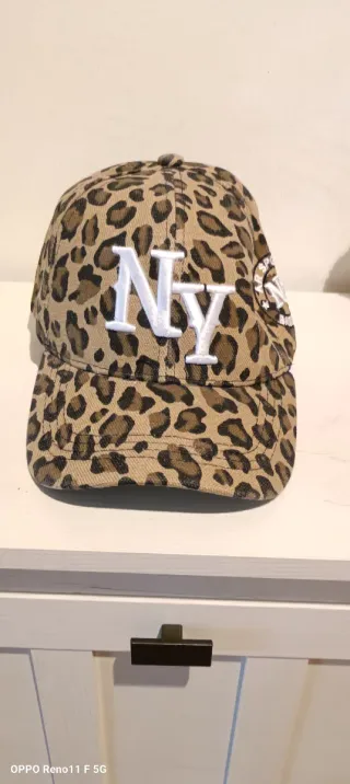 Gorra NY estampado leopardo