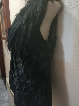 Chaleco negro peludo talla única