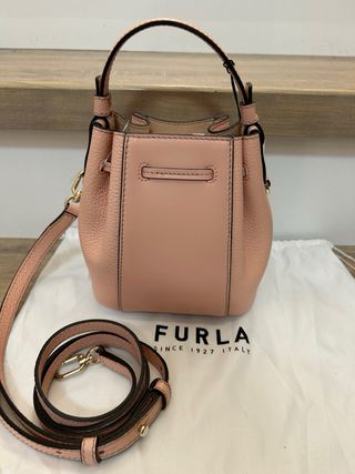 Bolso FURLA saco de piel bovina rosa.