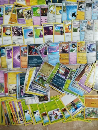 Carte Pokémon + 2 lotti di giocattoli