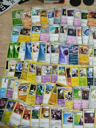 Carte Pokémon + 2 lotti di giocattoli