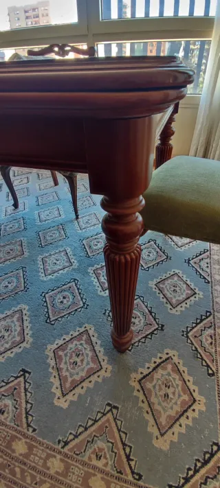 Mesa comedor extensible nogal