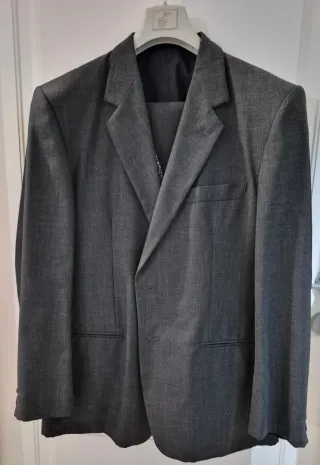 Completo uomo grigio