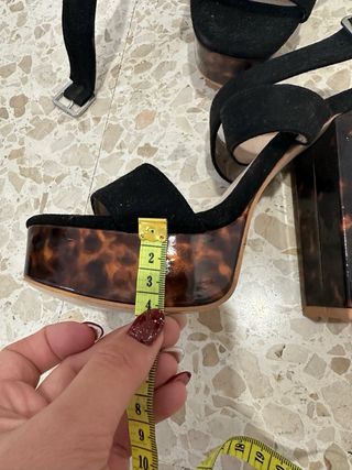 Tacones negros y leopardo con plataforma