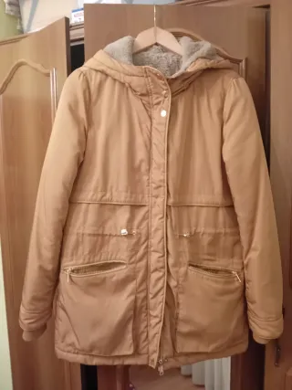 Abrigo mostaza con forro polar