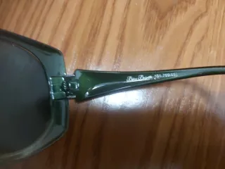 Gafas de sol verde oscuro