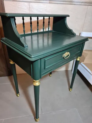 Mesilla telefonera verde madera caoba