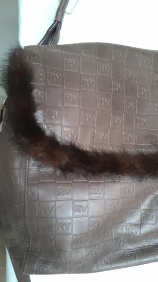 Bolso marrón de Roberto Verino.