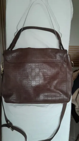 Bolso marrón de Roberto Verino.
