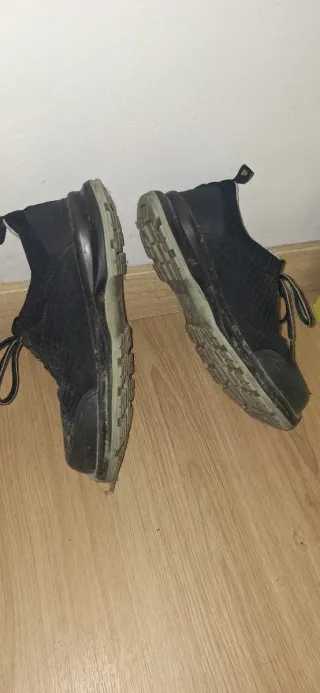 Zapatillas Posster Talla 41 + Guantes