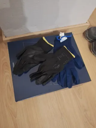 Zapatillas Posster Talla 41 + Guantes