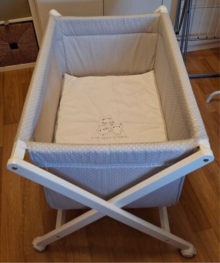 Minicuna bebé con ruedas